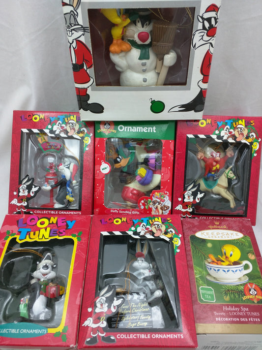 As-Is 7 Looney Tunes Ornaments Sylvester Tweety Bird Sam Daffy Buggs Lot