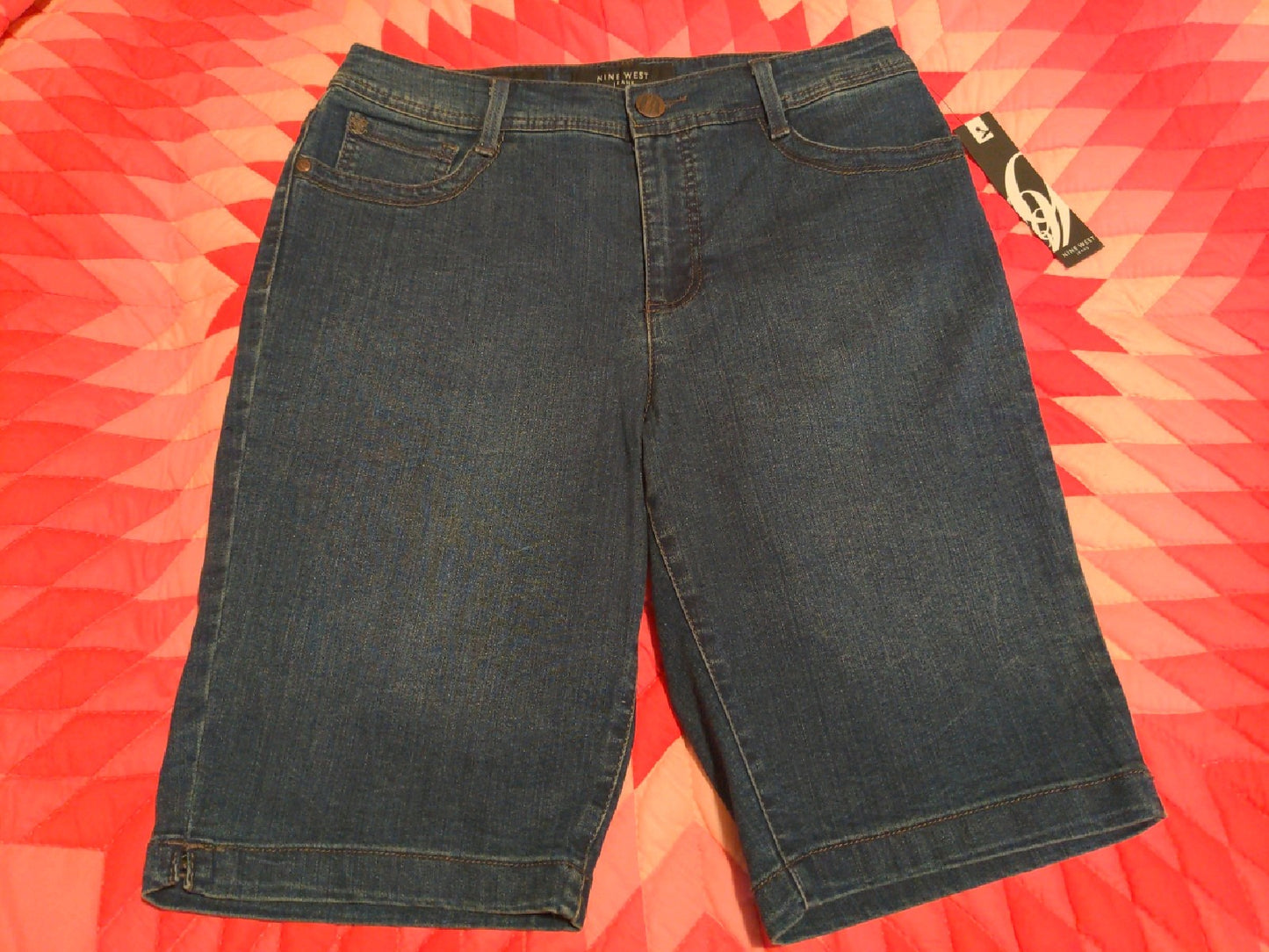 10 Nine West Womens Shorts Blue solid denim stretch Bermuda Regular  New