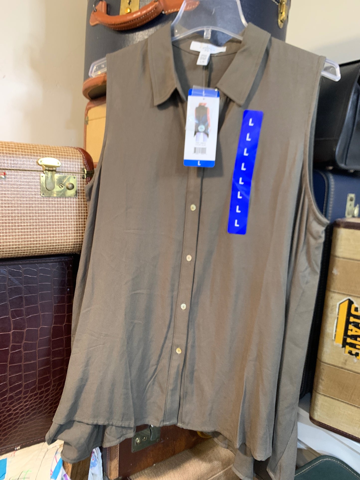 L Fever Womens Shirt Top Olive button up sleeveless Regular  New
