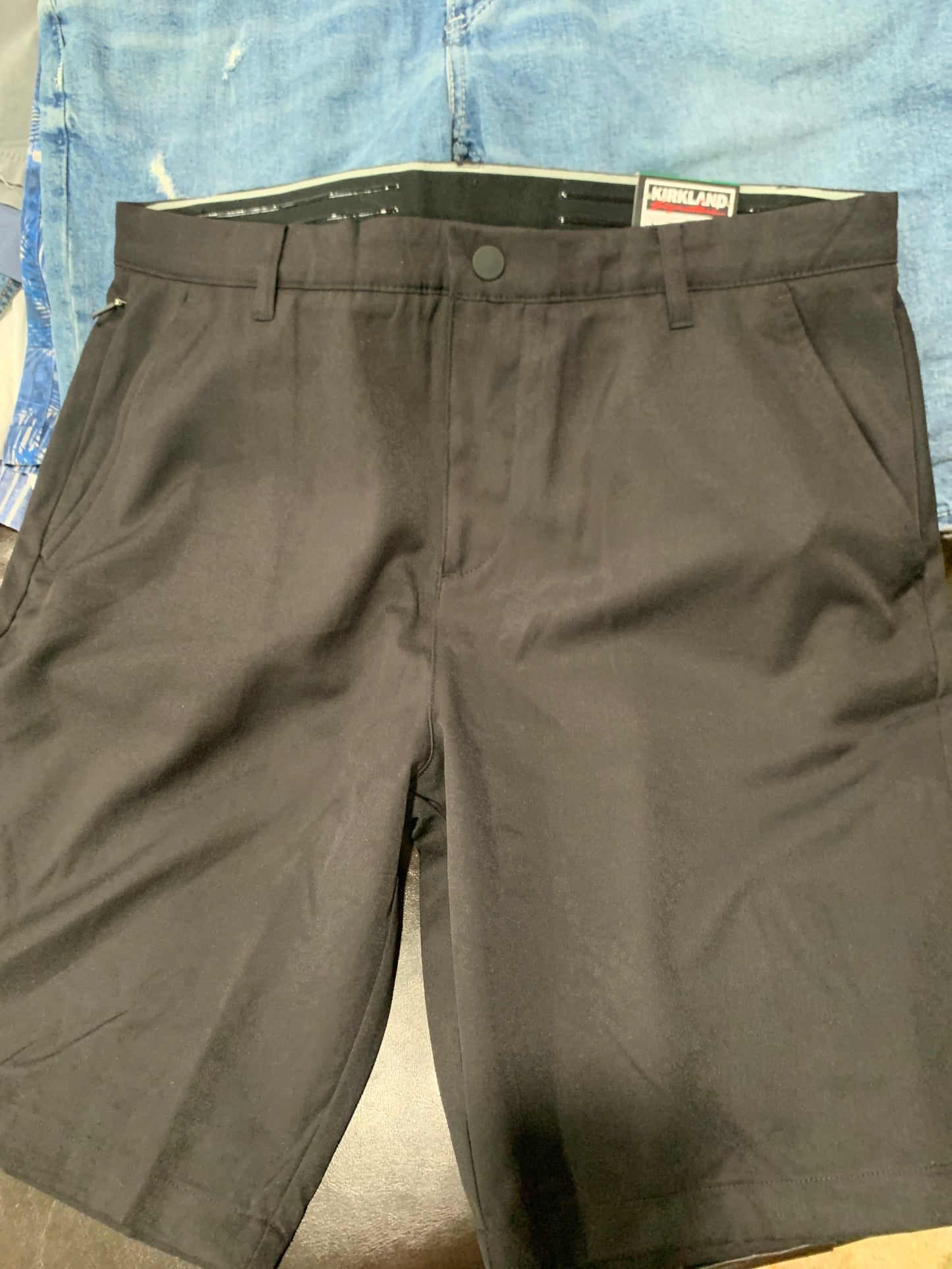 38 Kirkland Mens Shirt Top Black performance, short, moisture, wicking stretch, UPF zip pockets Regular  New